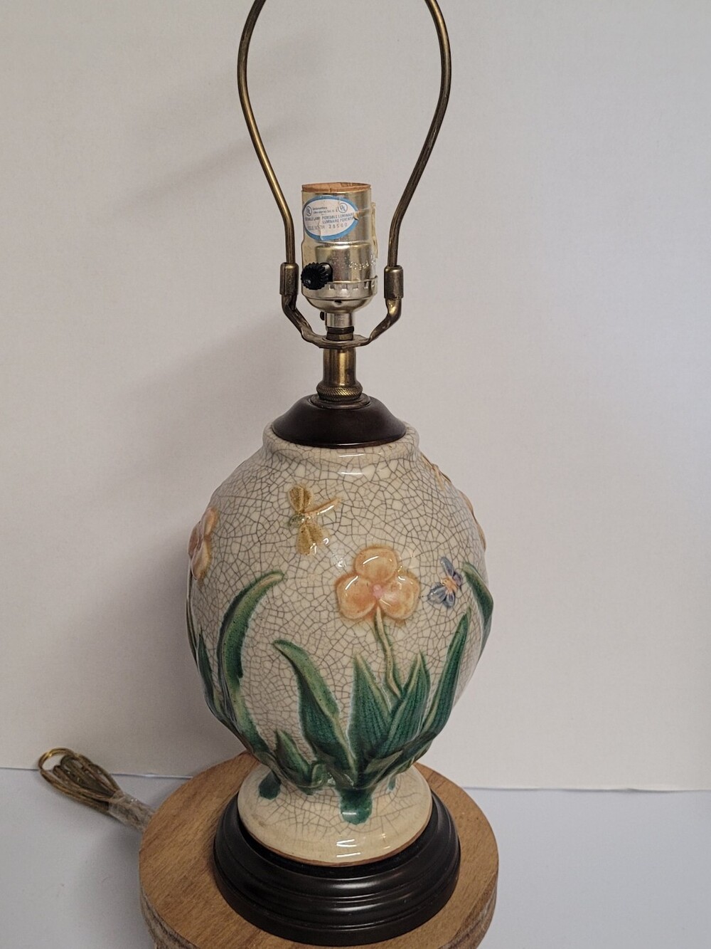 Vintage Crackle Finish Raised Relief Flower Table Lamp - Cream and Green